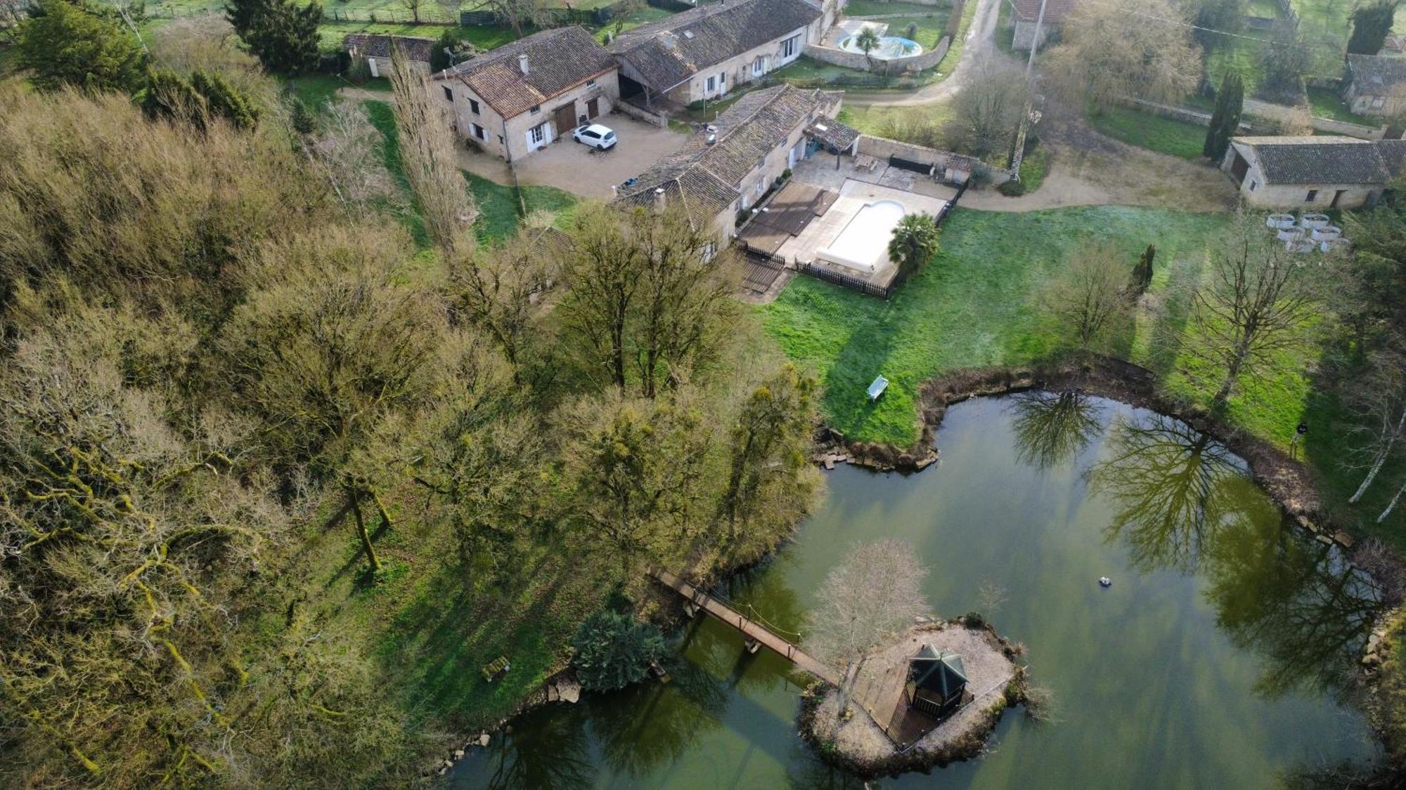 La Maison Du Petit Lac Messé Eksteriør billede